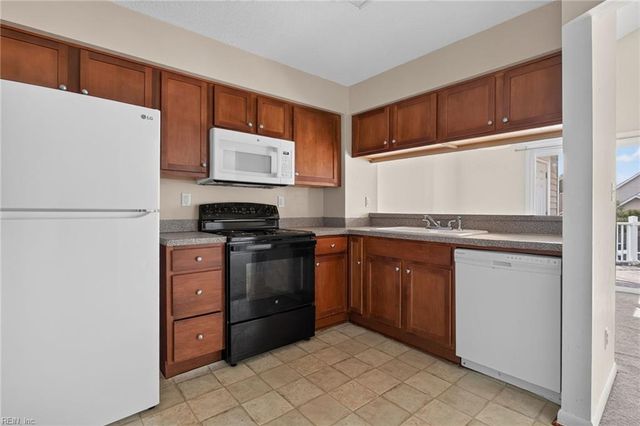 2506 Cove Point PL, Virginia Beach, VA 23454
