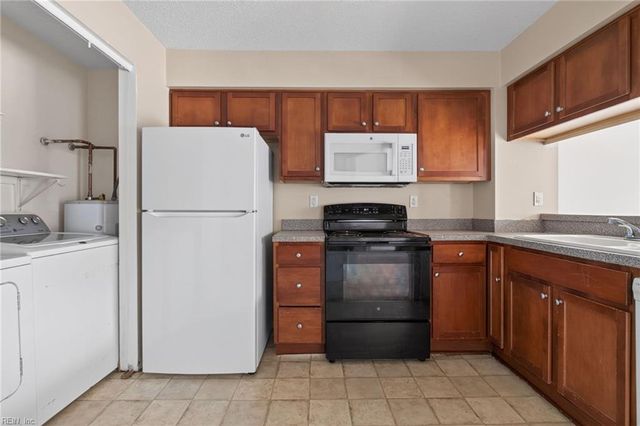2506 Cove Point PL, Virginia Beach, VA 23454