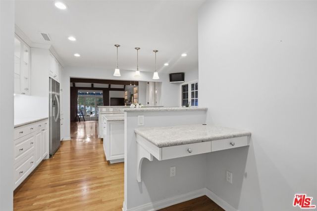 563 Wilcox Avenue, Los Angeles, CA 90004