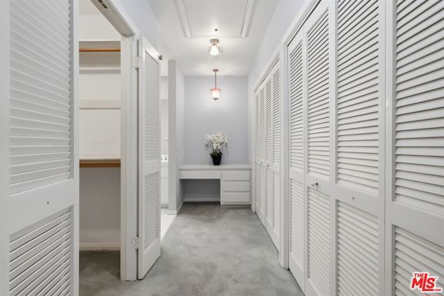 563 Wilcox Avenue, Los Angeles, CA 90004