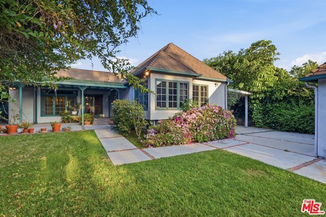 563 Wilcox Avenue, Los Angeles, CA 90004