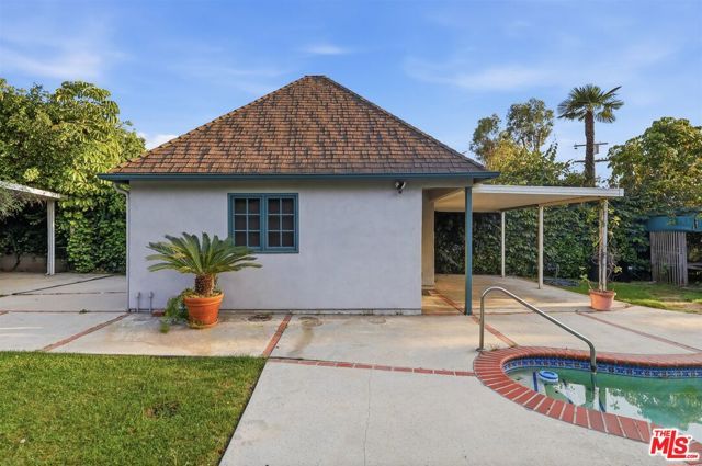 563 Wilcox Avenue, Los Angeles, CA 90004