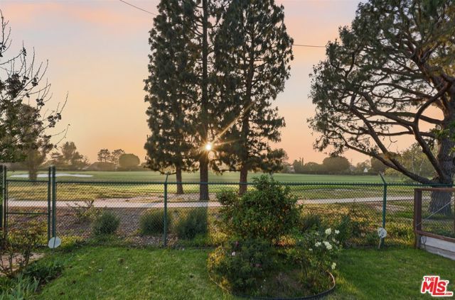 563 Wilcox Avenue, Los Angeles, CA 90004