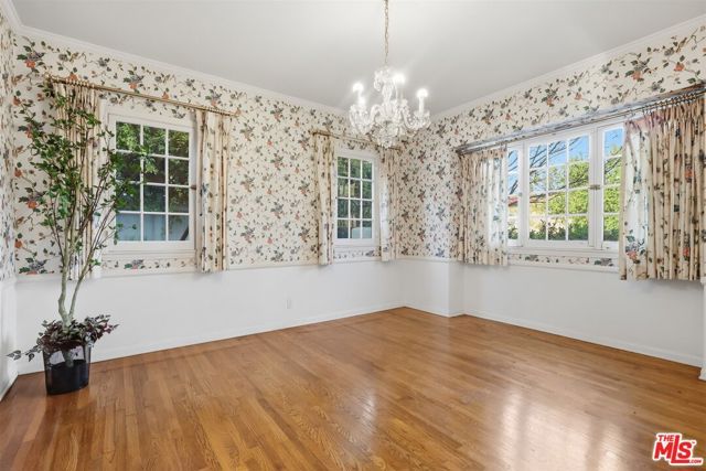 563 Wilcox Avenue, Los Angeles, CA 90004