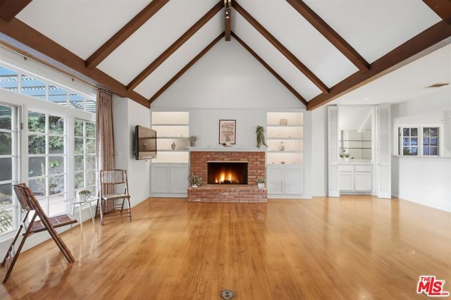 563 Wilcox Avenue, Los Angeles, CA 90004