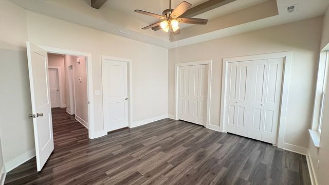 8980 E FORBES CIR, Bel Aire, KS 67226