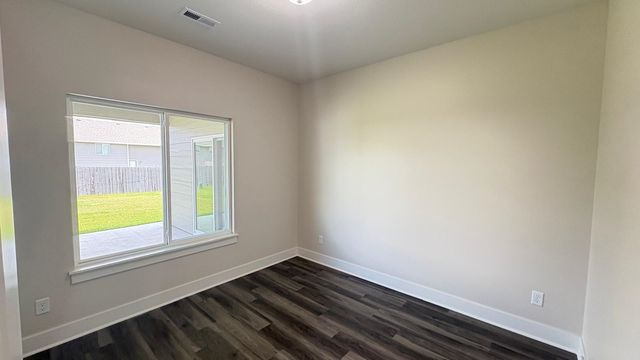 8980 E FORBES CIR, Bel Aire, KS 67226