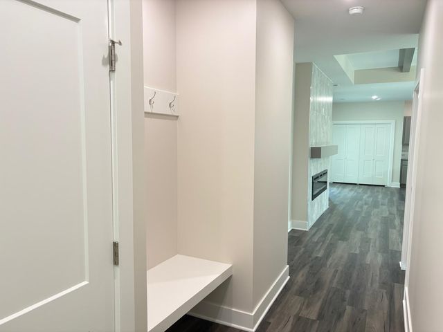 8980 E FORBES CIR, Bel Aire, KS 67226