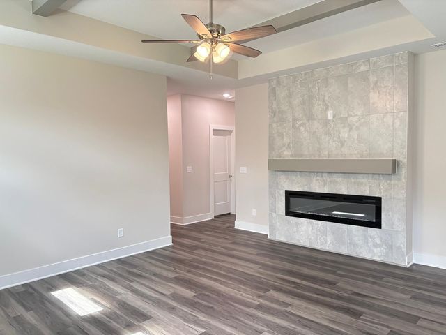 8980 E FORBES CIR, Bel Aire, KS 67226
