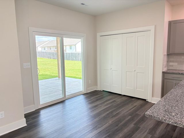 8980 E FORBES CIR, Bel Aire, KS 67226