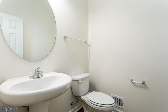 228 PATCHWORK DR, Stephenson, VA 22656