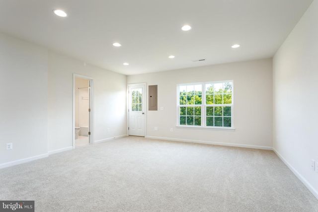 228 PATCHWORK DR, Stephenson, VA 22656