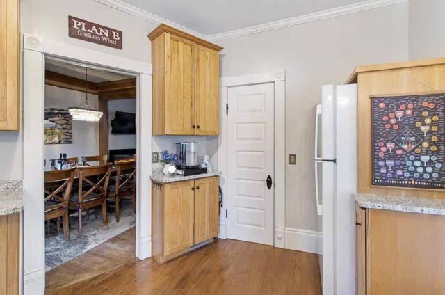 300 N Ferry Street, Douglas, MI 49406