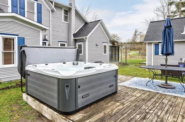 300 N Ferry Street, Douglas, MI 49406