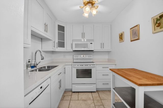 3575 S Ocean Boulevard 205, South Palm Beach, FL 33480