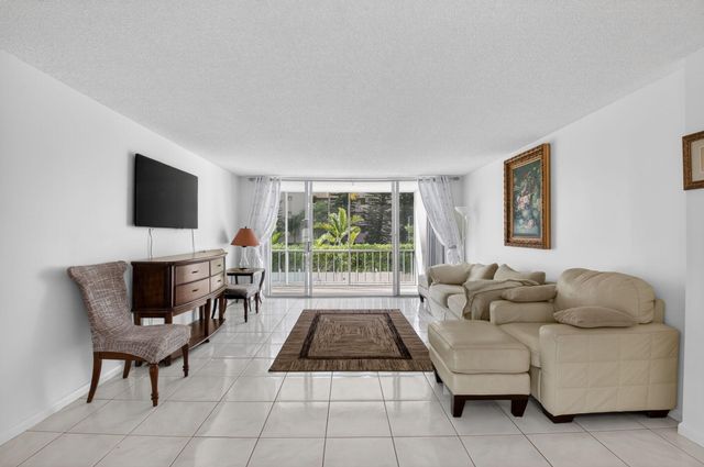 3575 S Ocean Boulevard 205, South Palm Beach, FL 33480
