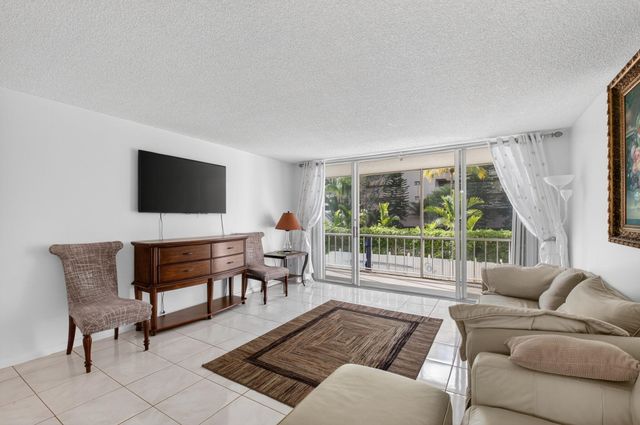 3575 S Ocean Boulevard 205, South Palm Beach, FL 33480