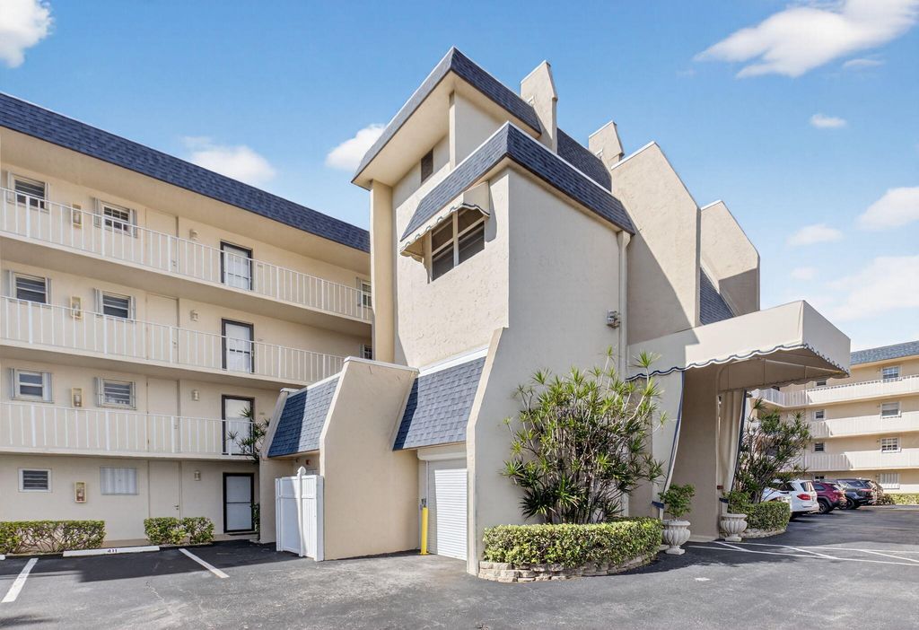 3575 S Ocean Boulevard 205, South Palm Beach, FL 33480