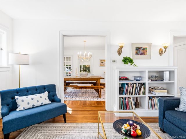 138 Hillcrest Avenue, Manhasset, NY 11030