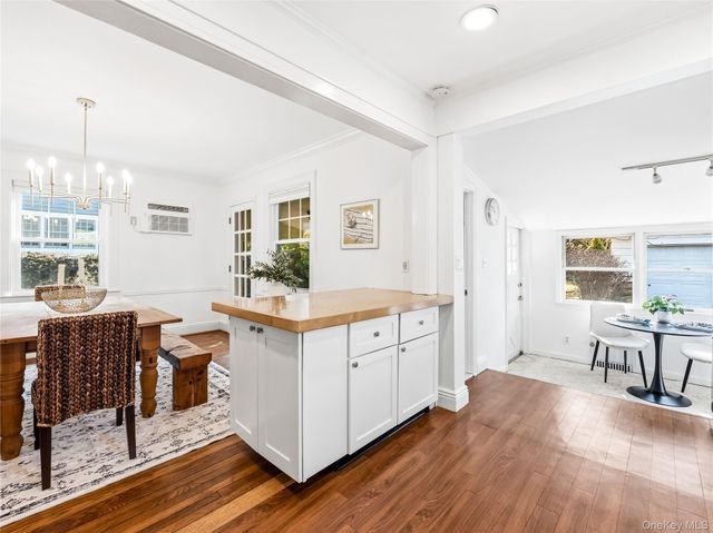 138 Hillcrest Avenue, Manhasset, NY 11030