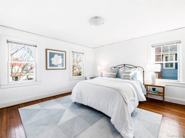 138 Hillcrest Avenue, Manhasset, NY 11030