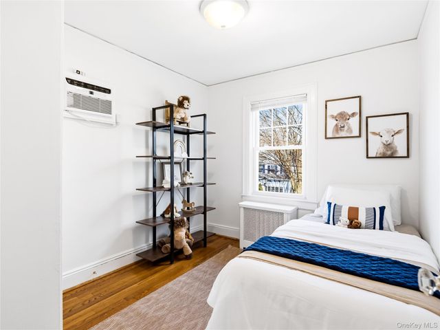 138 Hillcrest Avenue, Manhasset, NY 11030