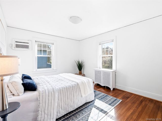 138 Hillcrest Avenue, Manhasset, NY 11030