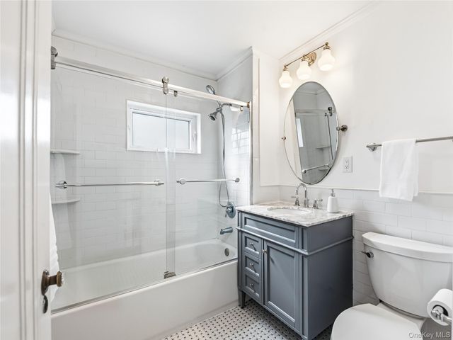 138 Hillcrest Avenue, Manhasset, NY 11030