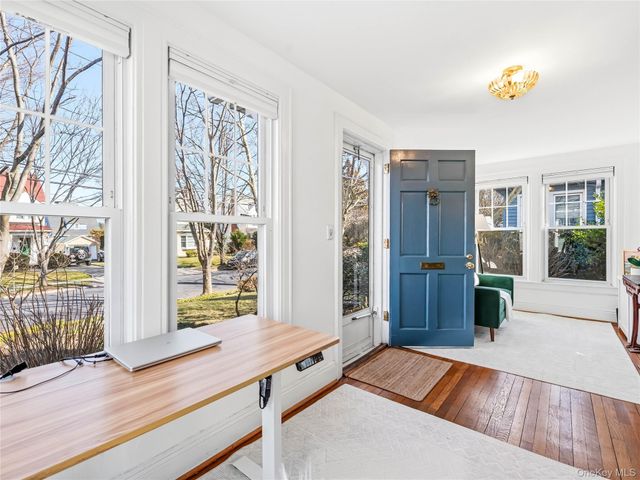 138 Hillcrest Avenue, Manhasset, NY 11030