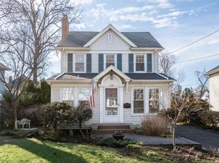 138 Hillcrest Avenue, Manhasset, NY 11030