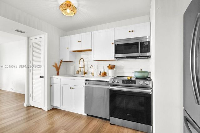 9800 W Bay Harbor Drive 503, Bay Harbor Islands, FL 33154