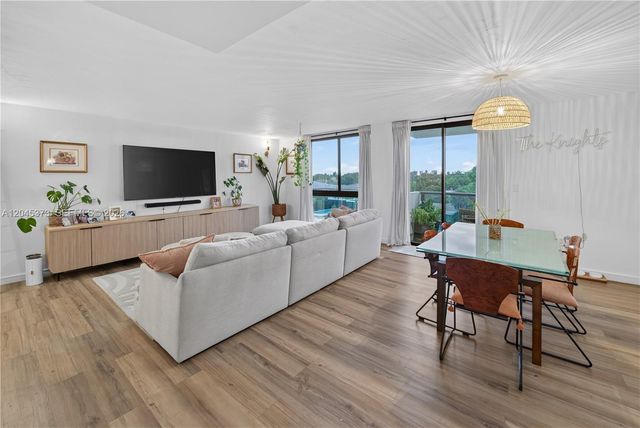 9800 W Bay Harbor Drive 503, Bay Harbor Islands, FL 33154
