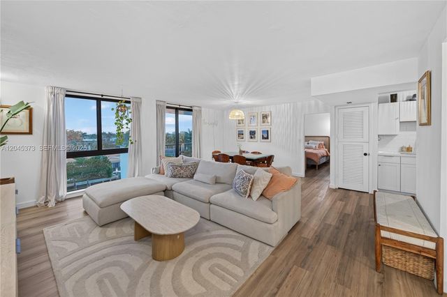 9800 W Bay Harbor Drive 503, Bay Harbor Islands, FL 33154