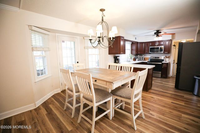 58 Foxwood Run, Middletown, NJ 07748