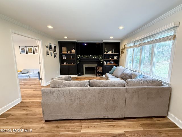 58 Foxwood Run, Middletown, NJ 07748