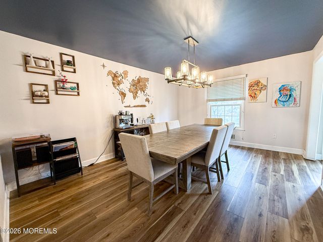 58 Foxwood Run, Middletown, NJ 07748