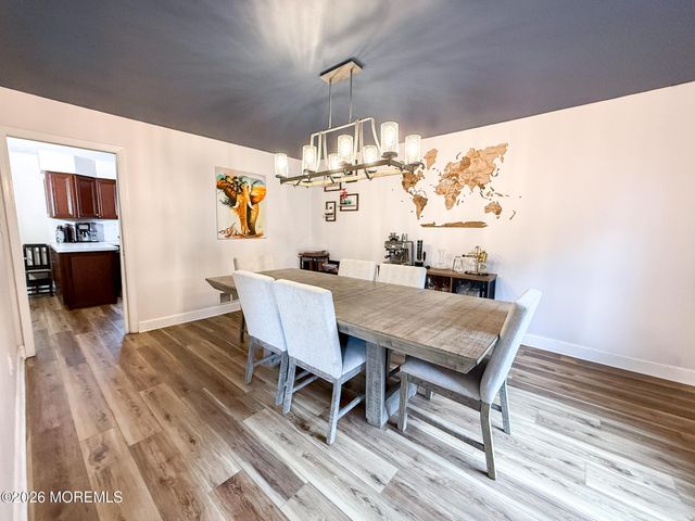 58 Foxwood Run, Middletown, NJ 07748