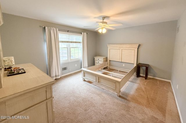 58 Foxwood Run, Middletown, NJ 07748