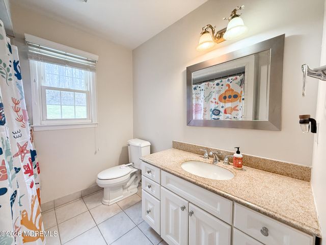 58 Foxwood Run, Middletown, NJ 07748