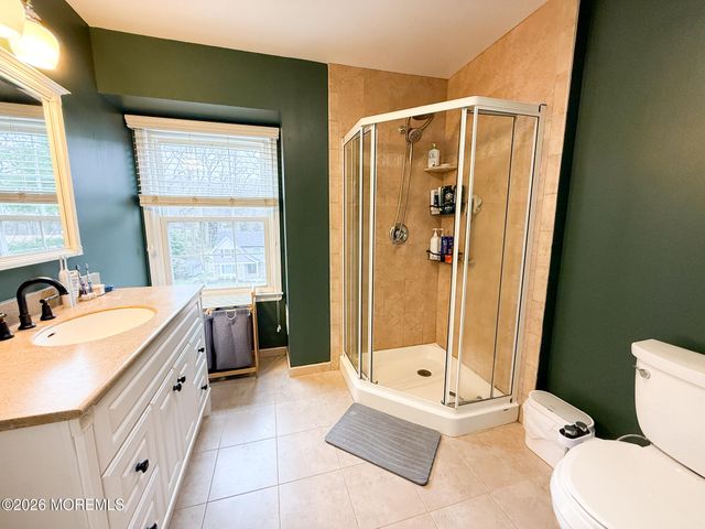 58 Foxwood Run, Middletown, NJ 07748