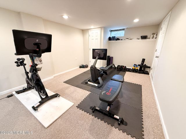 58 Foxwood Run, Middletown, NJ 07748