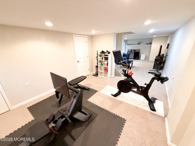 58 Foxwood Run, Middletown, NJ 07748