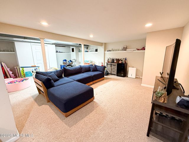 58 Foxwood Run, Middletown, NJ 07748