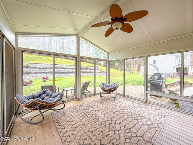 58 Foxwood Run, Middletown, NJ 07748