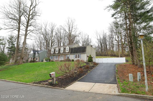 58 Foxwood Run, Middletown, NJ 07748