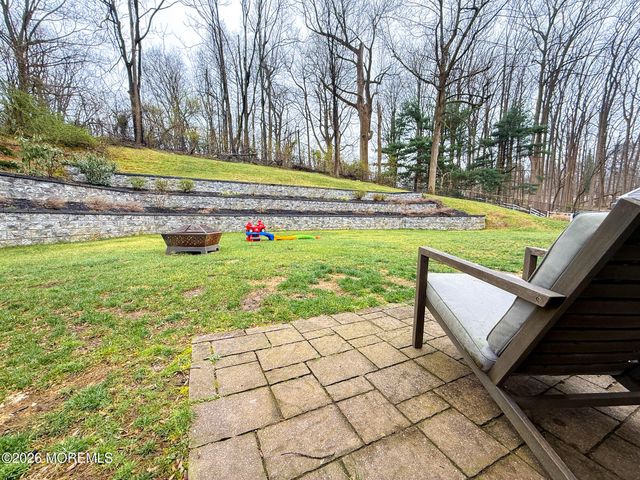 58 Foxwood Run, Middletown, NJ 07748
