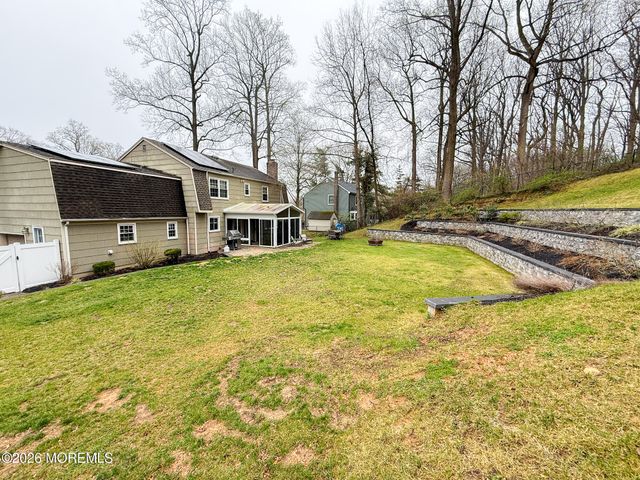 58 Foxwood Run, Middletown, NJ 07748