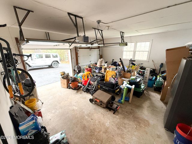 58 Foxwood Run, Middletown, NJ 07748