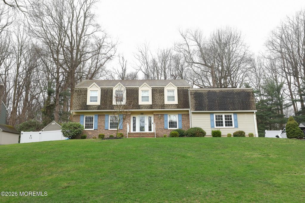 58 Foxwood Run, Middletown, NJ 07748