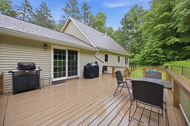 345 Riverdale Road, New Boston, NH 03070